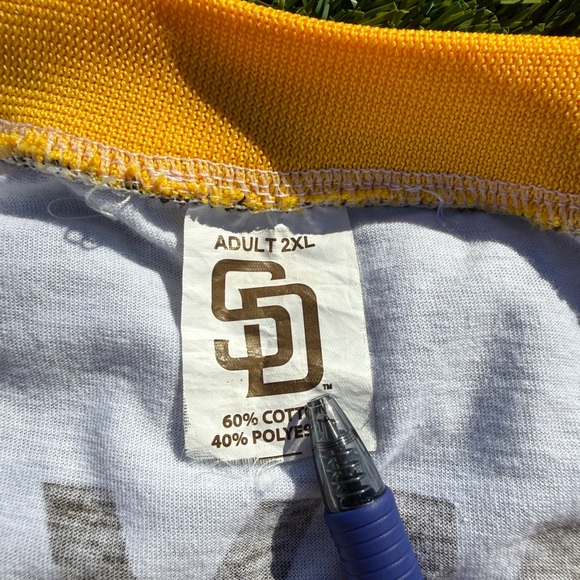 San Diego Padres Gwynn 19 T-shirt - this is a t-shirt not a jersey. Size XXL - Picture 2 of 5